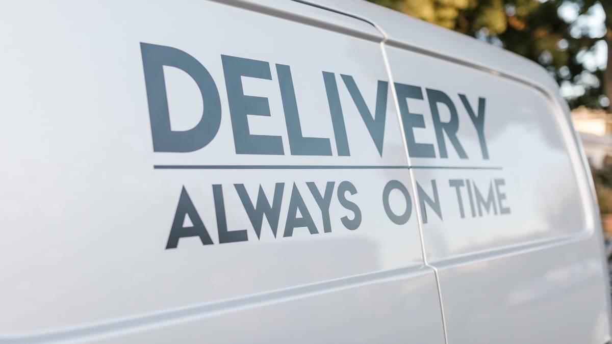 How Hyperlocal Courier Services Can Revolutionize Last-Mile Delivery?
